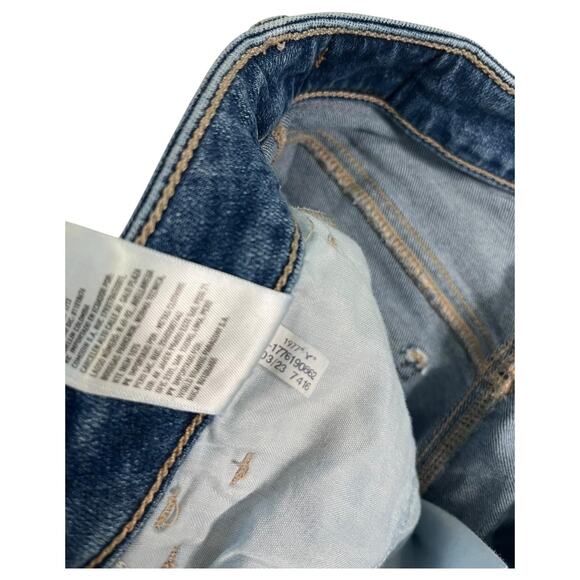 American Eagle Shorts Womens 4 Blue Denim Mom Short High Rise Frayed Hem Stretch - Picture 11 of 15